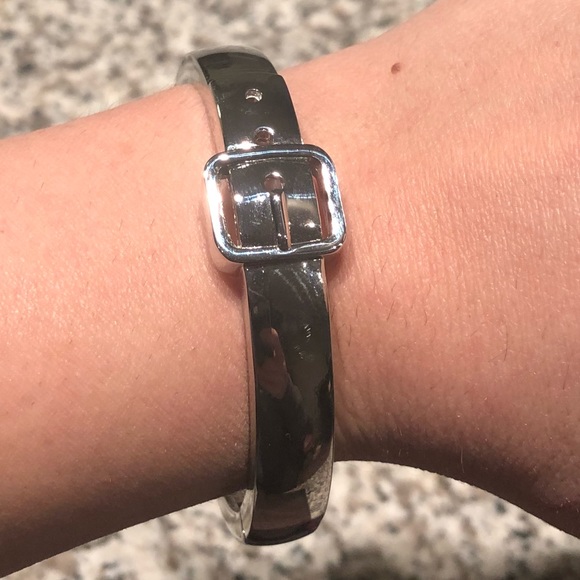 Silver buckle bracelet - Picture 4 of 5